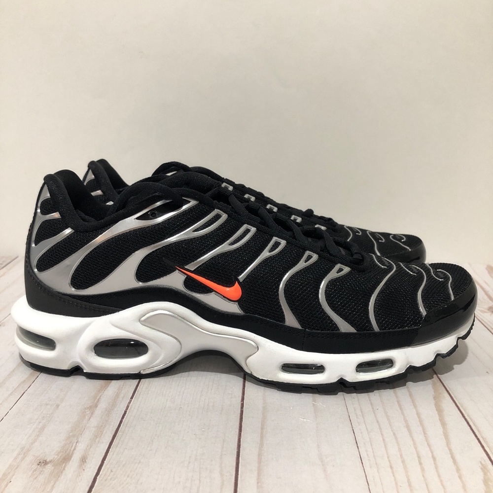 🔴SOLD🔴MENS SZ 11 NIKE AIR MAX PLUS TN SE (CD1533 001)
